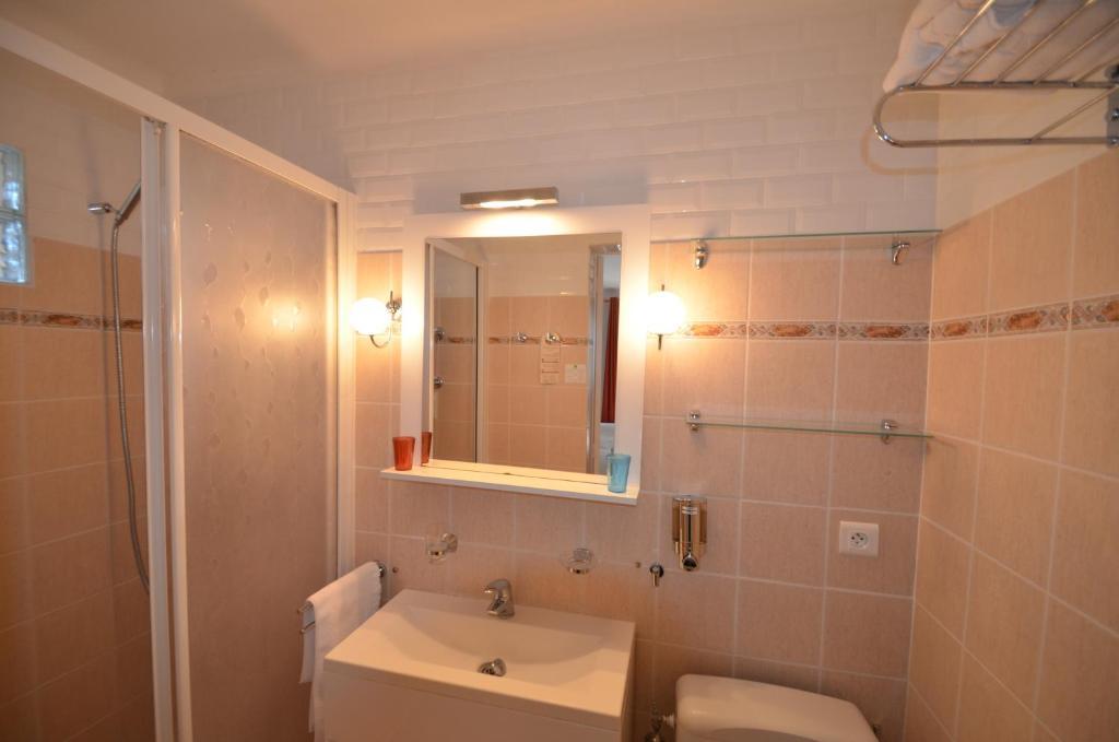 Athena Motel Saint Aygulf Oda fotoğraf