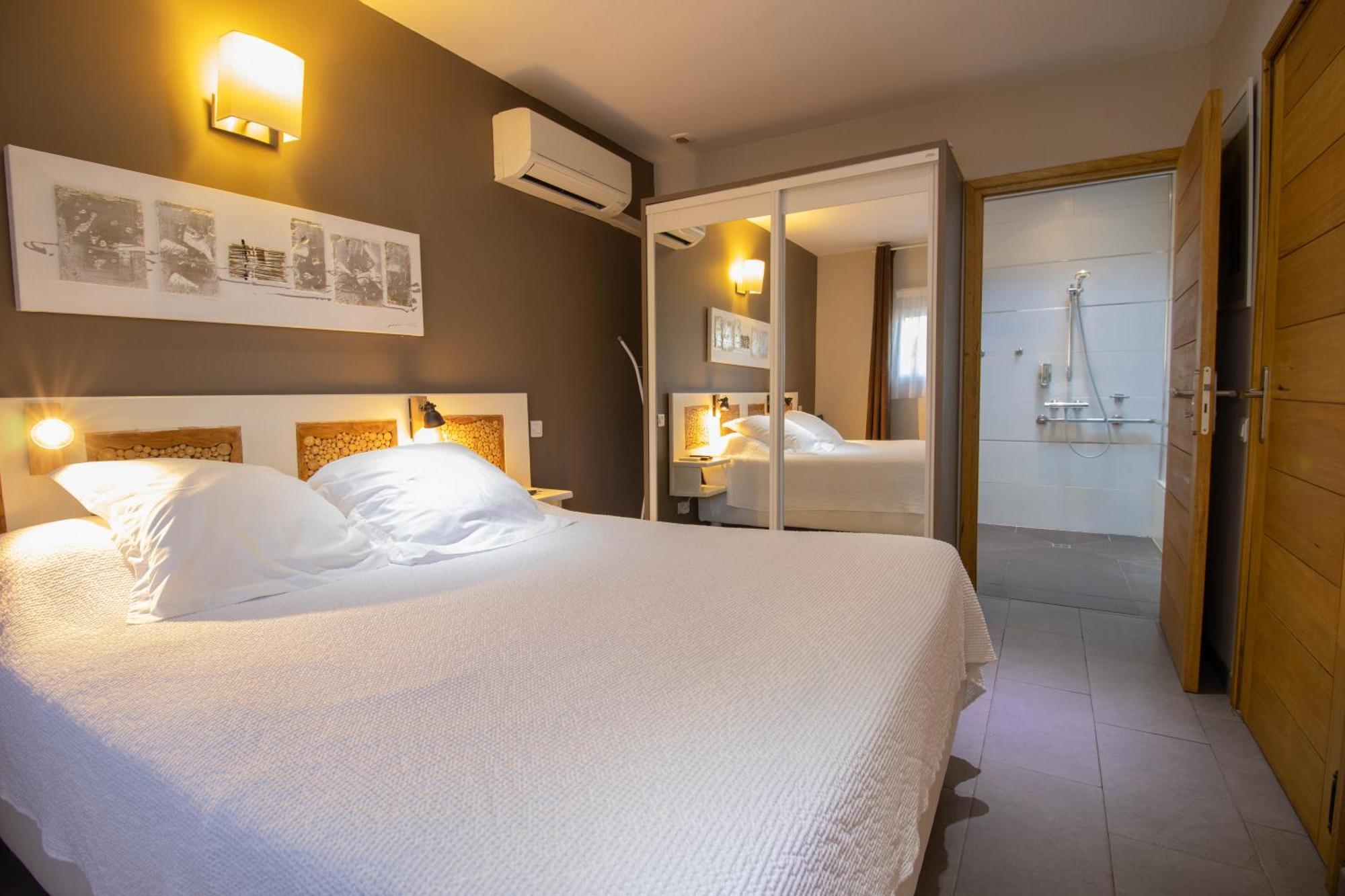 Athena Motel Saint Aygulf Dış mekan fotoğraf