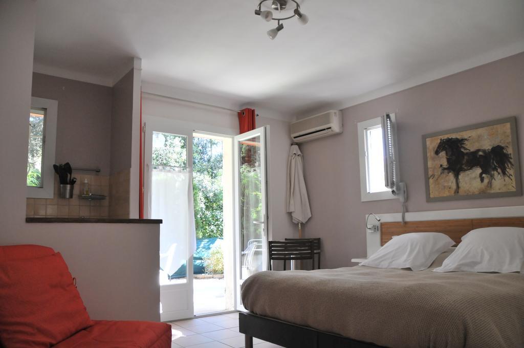 Athena Motel Saint Aygulf Dış mekan fotoğraf